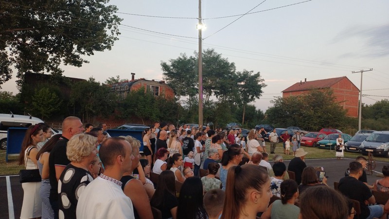 Folklor okupio Bročane i komšije, ujedinjene ljubavlju prema tradiciji (FOTO)