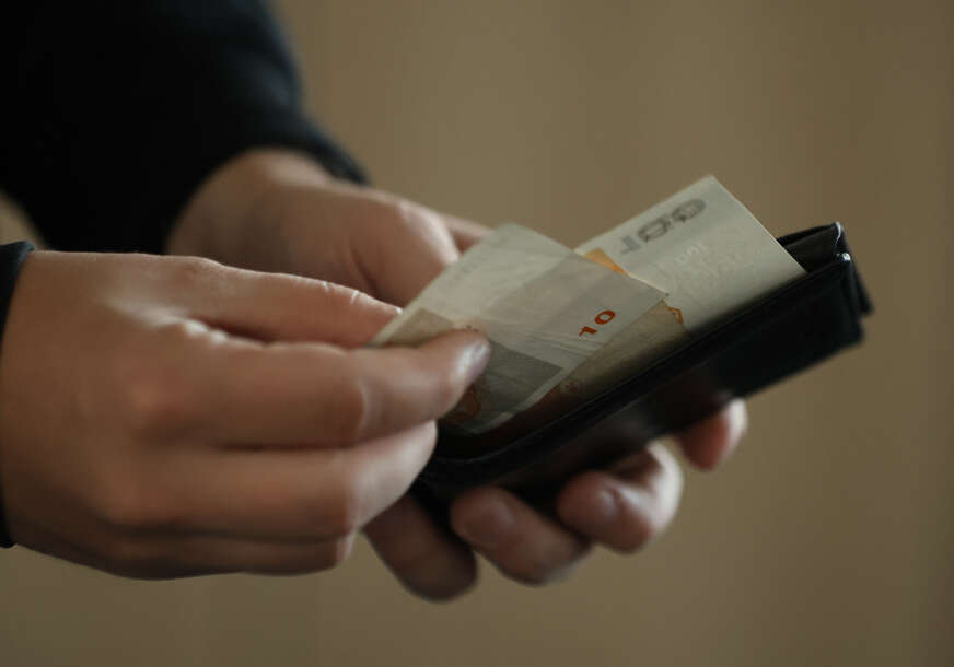 Nezadovoljni novim iznosom najnižih plata: Iz Saveza sindikata Srpske upozoravaju da su ZLOUPOTREBE VEĆ KRENULE