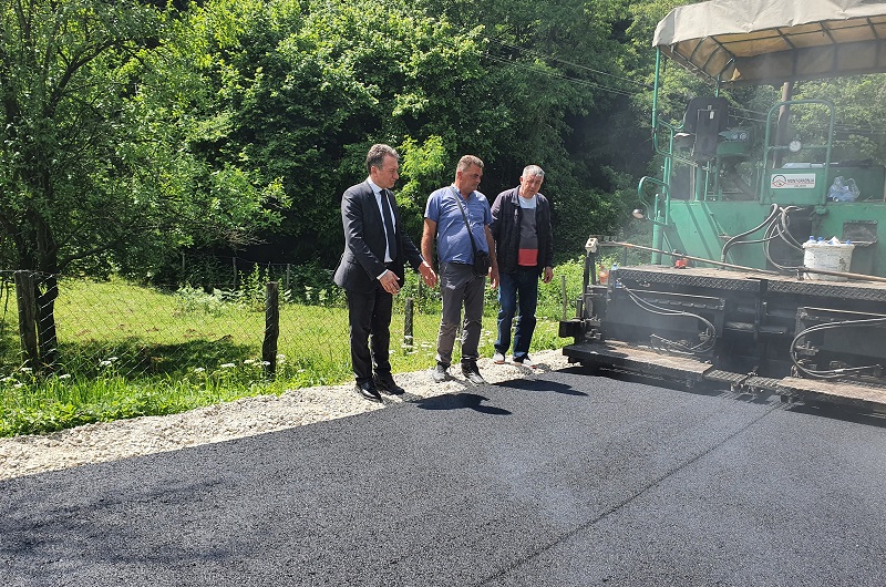 Ugljevik: Za asfalt u Gornjem Zabrđu i Tutnjevcu izdvojeno 90.000 KM