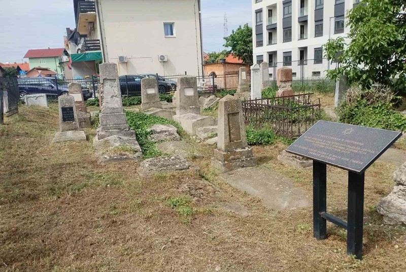 Memoari Bijeljinca Slavka (90): Dva groblja, dvije zanimljive priče (FOTO)