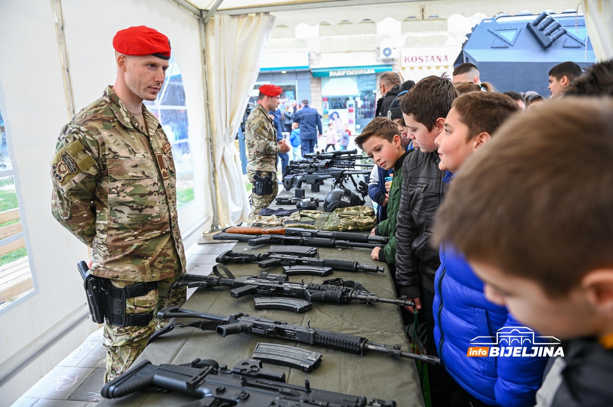 Lukač u posjeti Bijeljini: Moramo da ulažemo u Policiju i našu bezbjednost (FOTO)