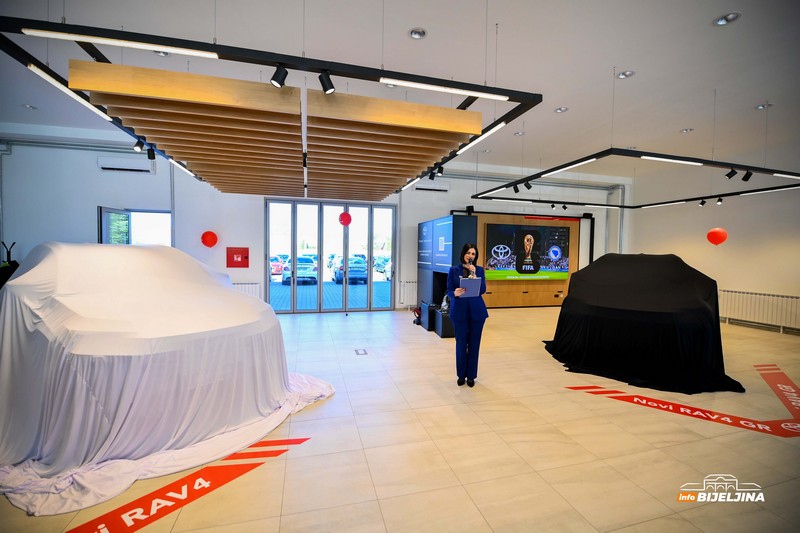 U Brčkom svečano otvoren novi Toyota salon, zvijezda večeri novi model RAV4: Kupcima usluge na najvišem nivou (FOTO)