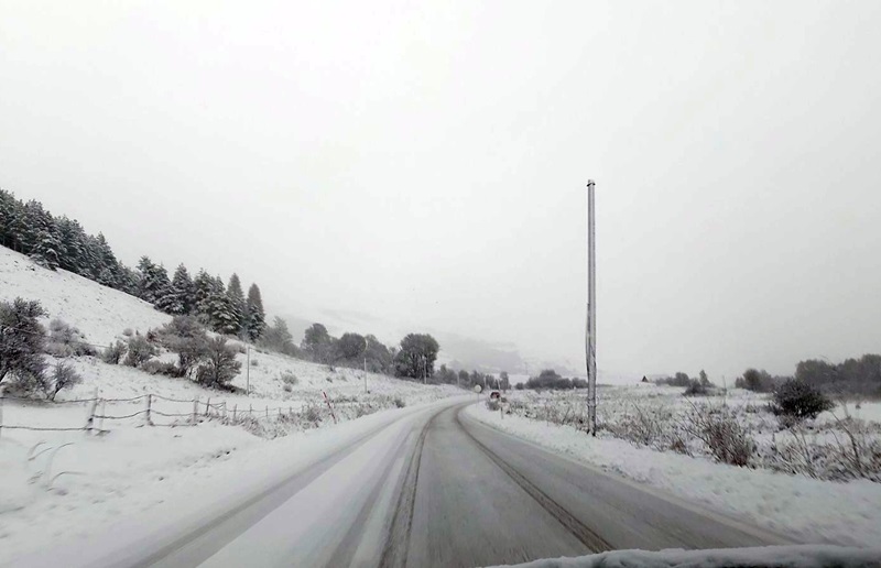 Zbog snijega u više opština Unsko-sanskog kantona nema struje /FOTO/