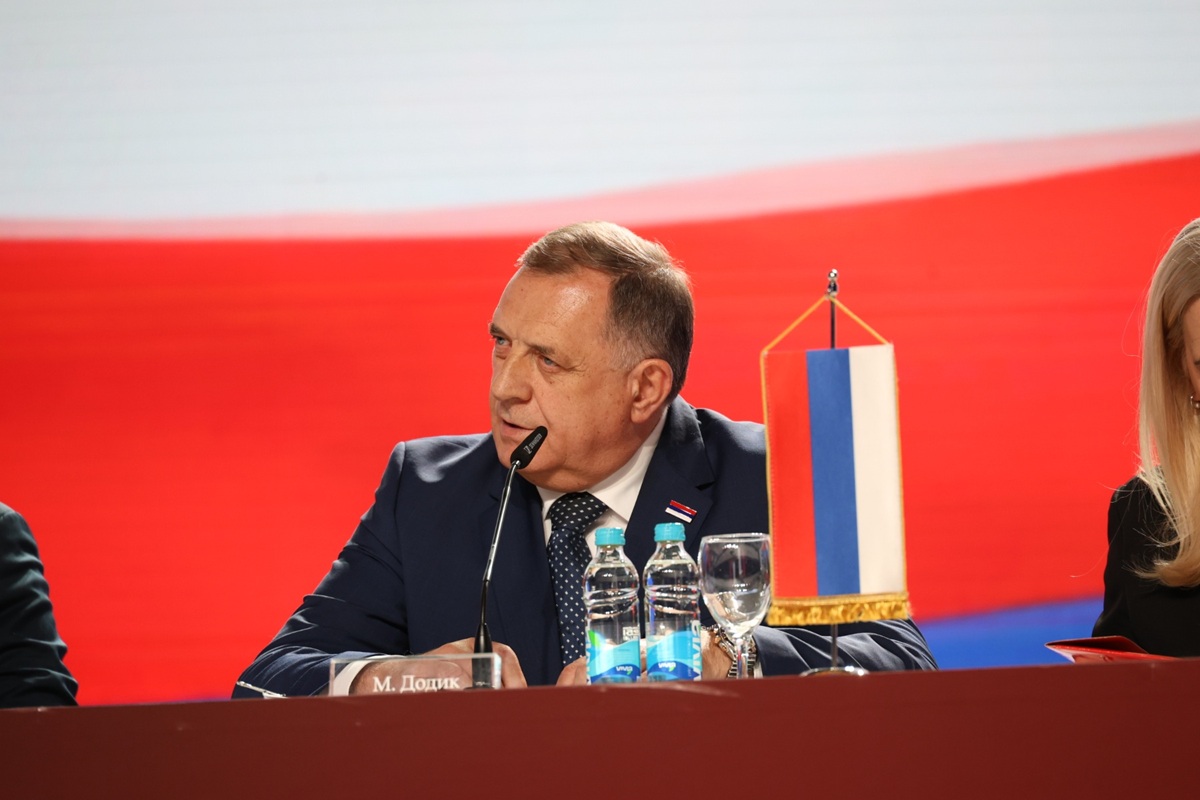 Dodik nakon sjednice Glavnog odbora: Cilj SNSD-a je pobjeda na inokosnim funkcijama i 35 poslanika u NSRS