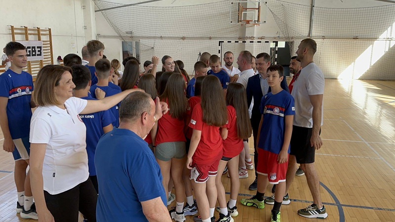 Dvorovi domaćini mladim talentima: Počeo košarkaški kamp za djecu iz cijele Srpske
