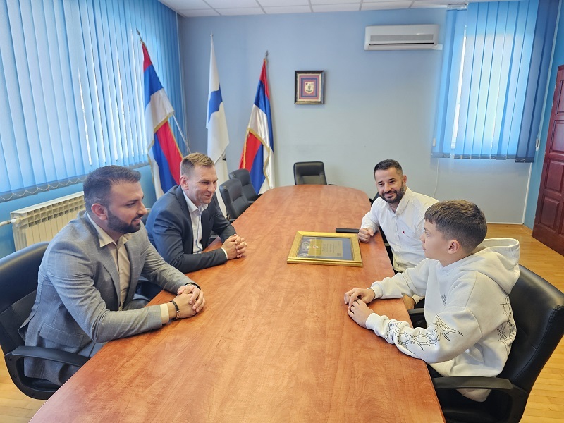 Načelnik Ugljevika darovao vrhunske sportiste: Podrška sportu i mladima