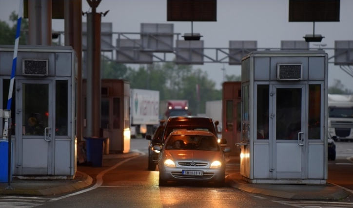 Duge kolone na graničnim prelazima BiH: Pogledajte nakojim prelazima su gužve