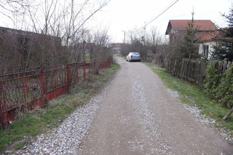 Mještani bijeljinskog naselja Zair poručuju: Na dva kilometra smo od centra grada, a kao da smo u srednjem vijeku (FOTO)