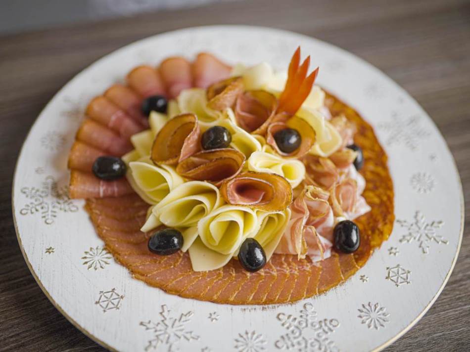 Meza postala luksuz: Cijene suhomesnatih proizvoda povećane i do 40 odsto