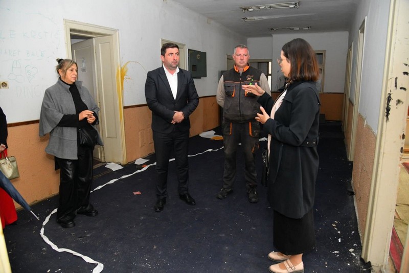 Zamijenili krov na “Semberskoj kući”, otkrili naredne faze sanacije: “Objekat nije u dobrom stanju” (FOTO)