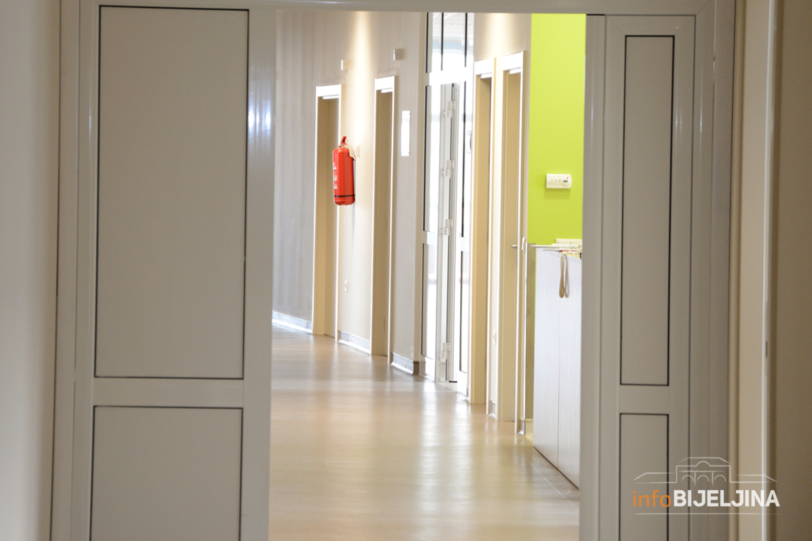 SITUACIJA IZMIČE KONTROLI U bolnicama uduplan broj pregleda, sve više ljudi na respiratorima