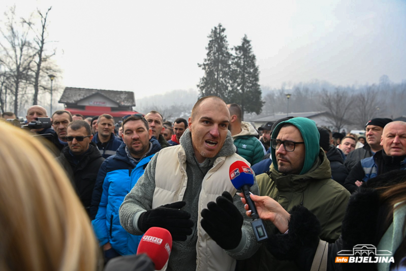 Cvijetinović: Laž je da će neko kupiti akcije RiTE Ugljevik (FOTO)