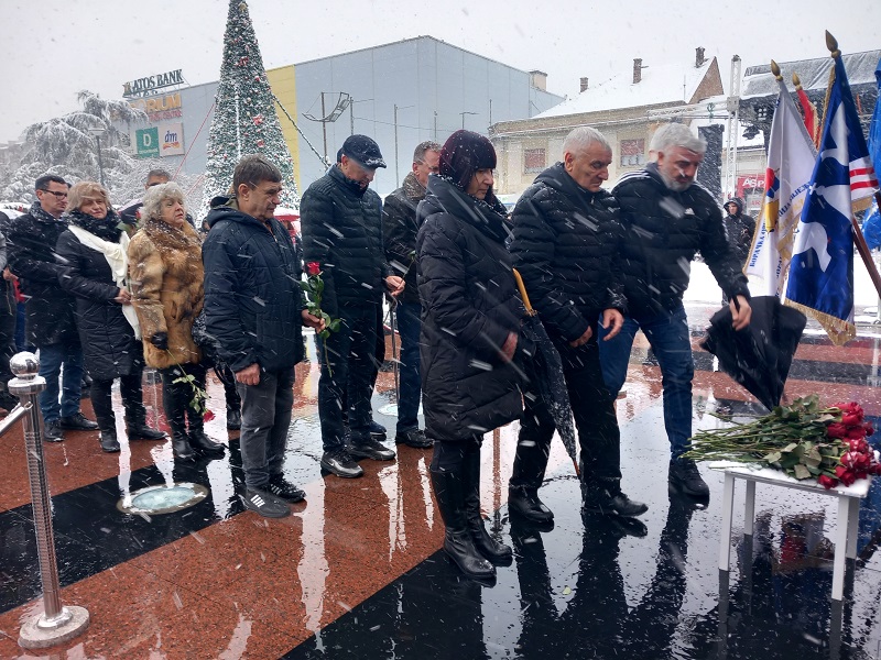 Bijeljina: Položeni vijenci povodom Dana Republike, Grad organizovao svečeni prijem (FOTO)
