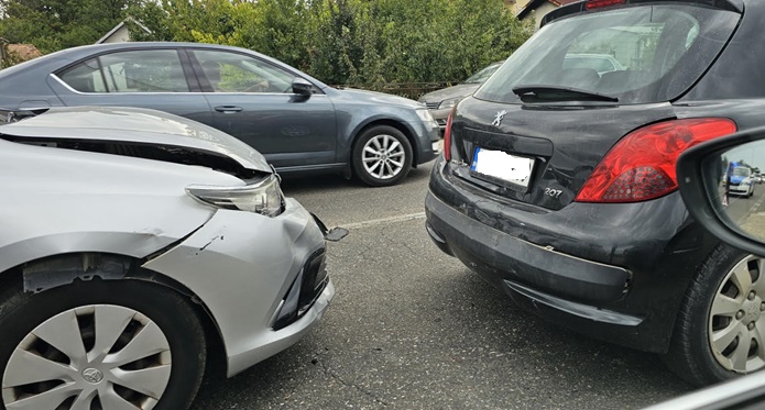 Nezgoda u Patkovači kod Bijeljine, usporen saobraćaj (FOTO)