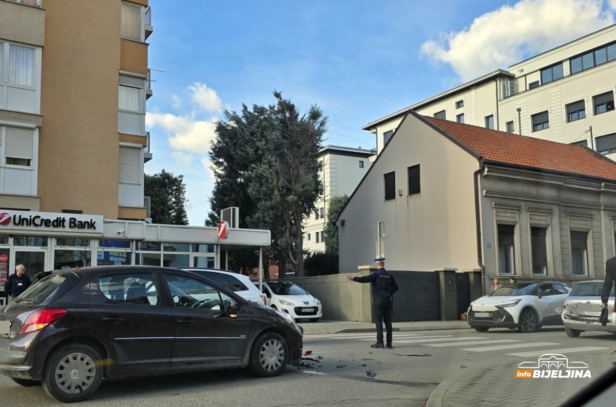 Udes u Bijeljini: Na terenu policija, saobraćaj usporen (FOTO)