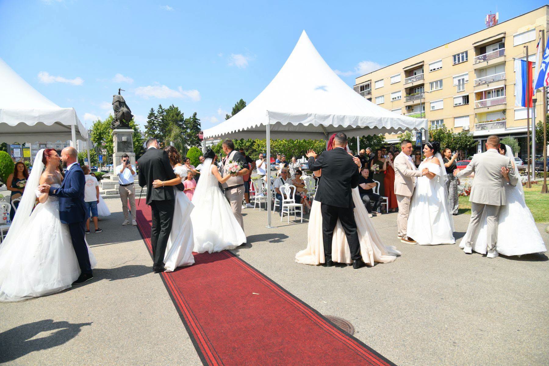 Devet puta DA za ljubav: Održano treće Kolektivno vjenčanje (FOTO)