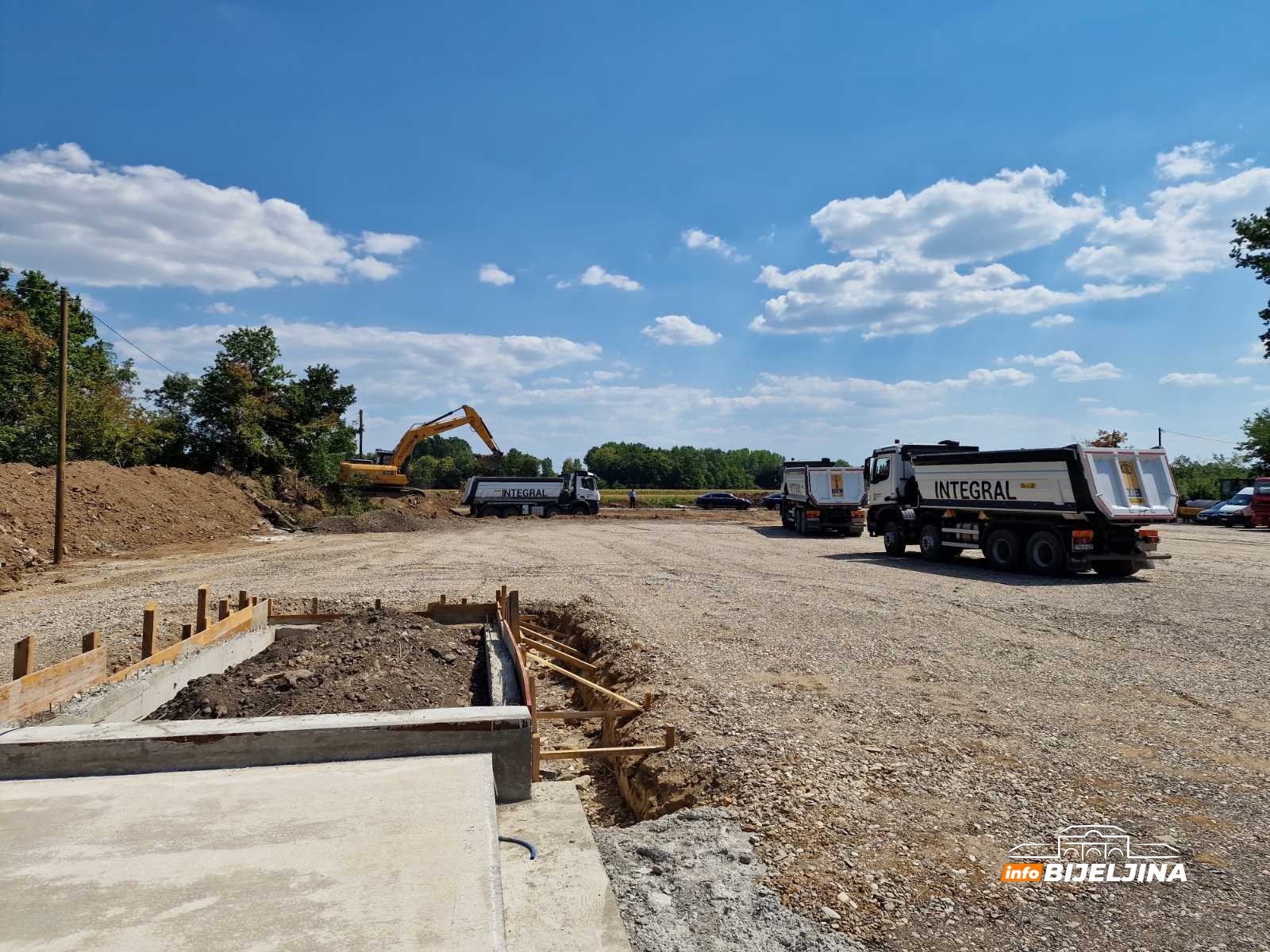 Bijeljina: Dodik i ministri na mjestu izvođenja pripremnih radova na izgradnji auto-puta (FOTO)