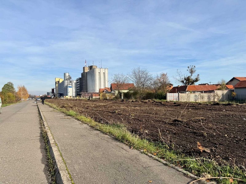 Bijeljina: Uklanjaju šiblje kod stare željezničke pruge, prva faza završena