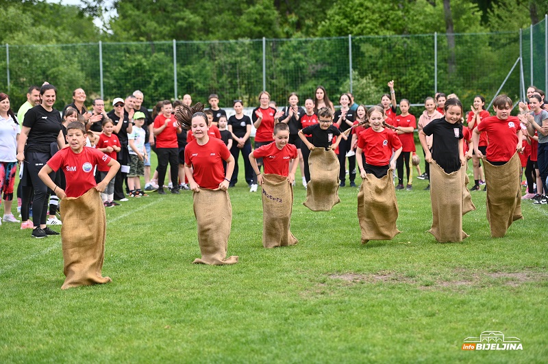 Održani osmi Sportski susreti u Austriji: Manifestacija koja budi emocije (FOTO)