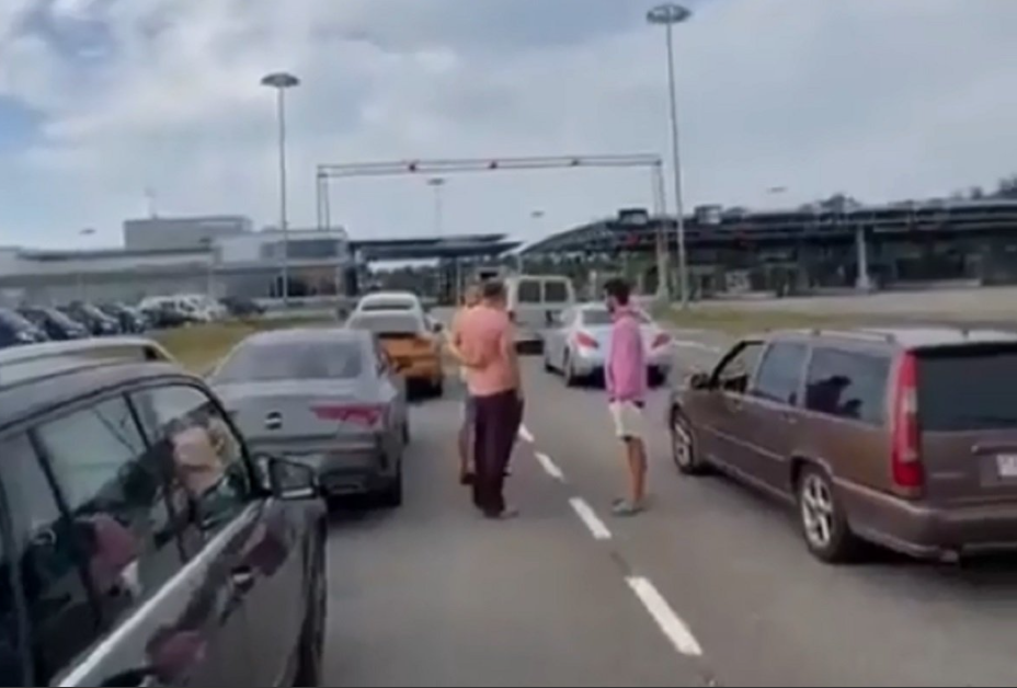 Gužva na finsko-ruskoj granici, kolona od 35 kilometara (VIDEO)