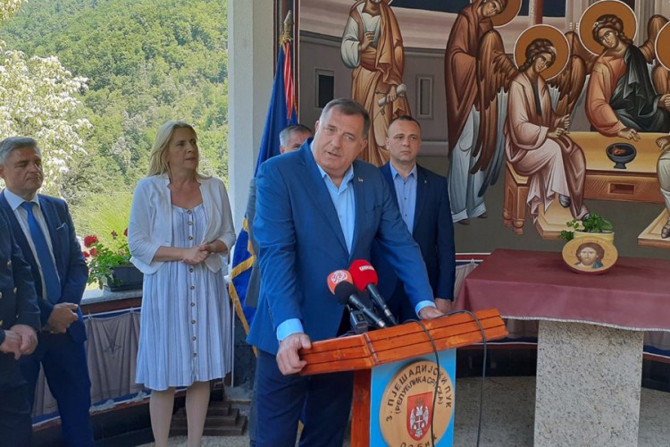Obilježen Vidovdan, krsna slava Vojske RS: Srbi uvijek na pravoj strani istorije