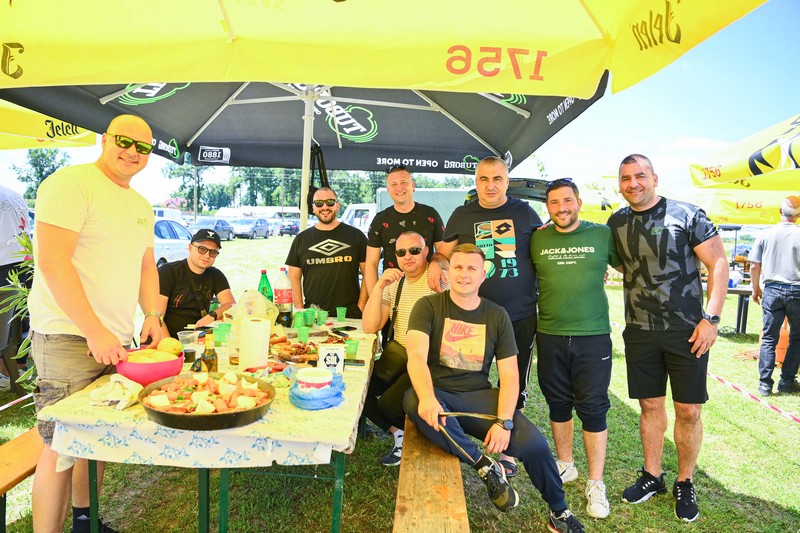 Počeo “Sač fest” u Čičinom sokačetu: Manifestacija u kojoj se uživa (FOTO)