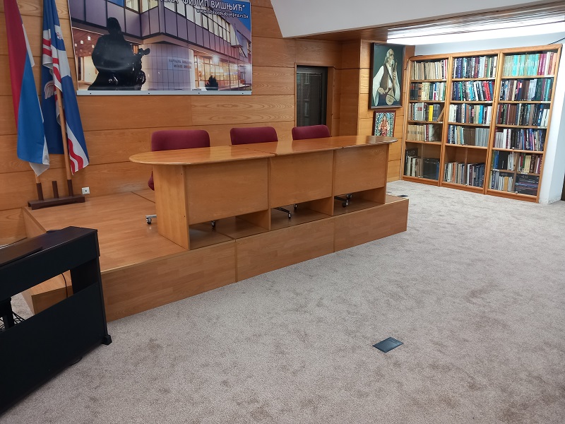 Rekonstruisani podovi bijeljinske Biblioteke, ambijent dobio moderniji izgled (FOTO)