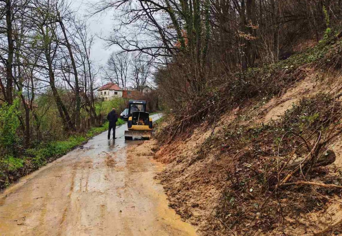 Lopare: Obilne padavine izazivaju štete (FOTO)