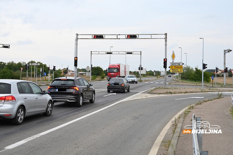 Mjestimično vlažni kolovozi NAJAVLJENI RADOVI NA DIONICI PUTA Bijeljina - Šepak