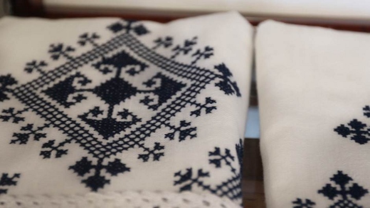 Peškir u zmijanjskom vezu za Ginisa: Vezilje u Banjaluci obaraju svjetski rekord