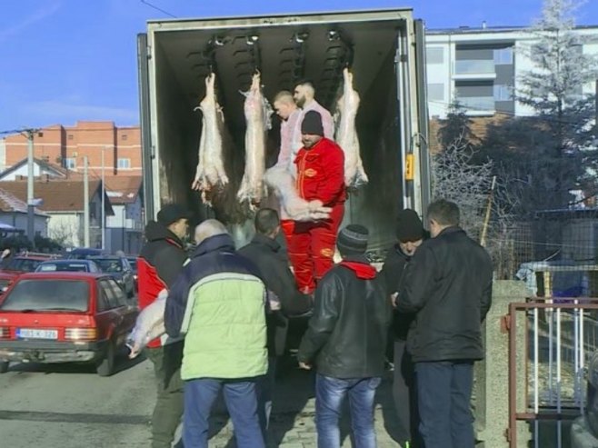 Bijeljina: Porodicama iz boračkih kategorija podijeljeno 250 božićnih pečenica