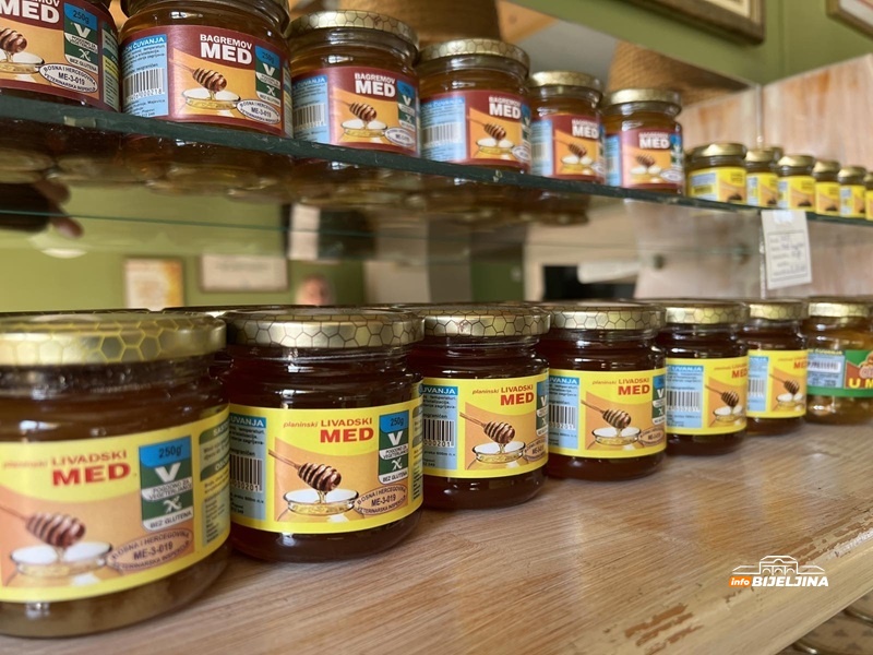 Bimed Bijeljina: Pola vijeka porodične tradicije utkano i u neodoljive medene poklone (FOTO)