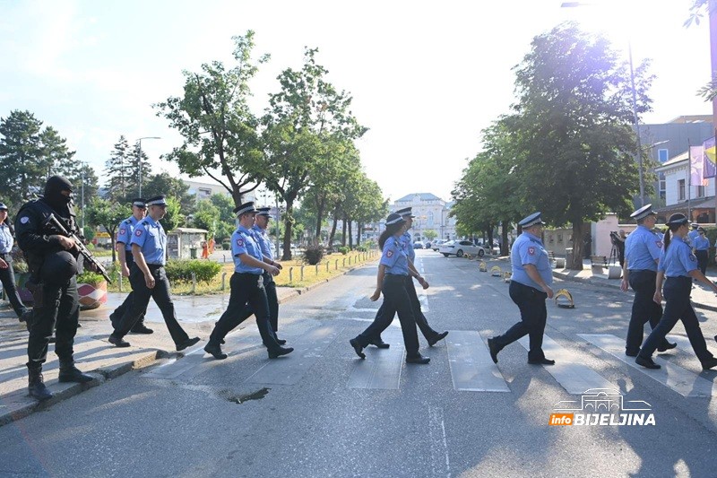 Bijeljina: Policajci ispred suda čekaju presudu za ubistvo njihovog kolege (FOTO)