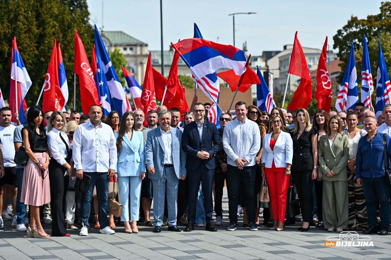 SNSD ozvaničio početak kampanje: “Bijeljini i Semberiji prijeko potrebna promjena” (FOTO)