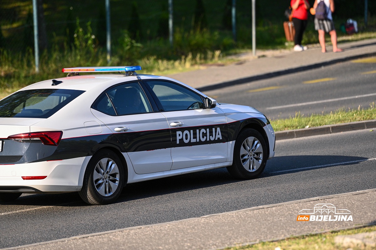 Tri vozača povrijeđena u sudaru tri automobila