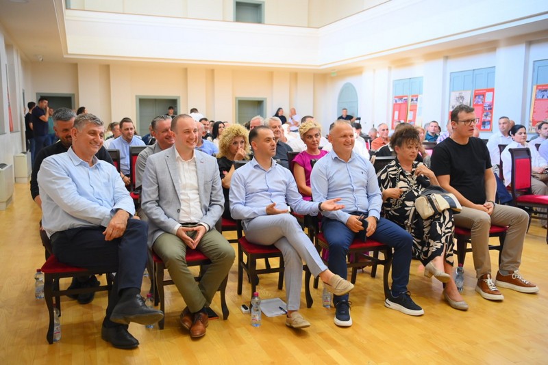 Bijeljina: Počela sjednica Glavnog odbora SDS-a (FOTO)