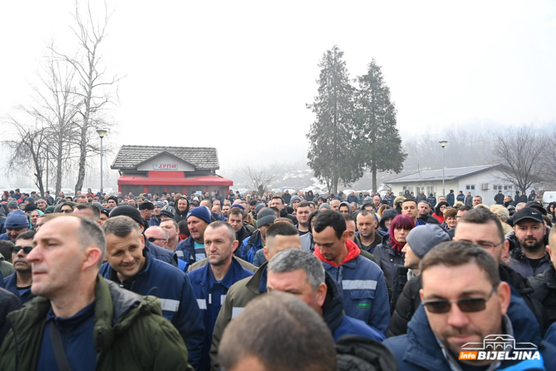 Novi protest kod RiTE Ugljevik: “Idemo do kraja, nema više čekanja” (FOTO/VIDEO)