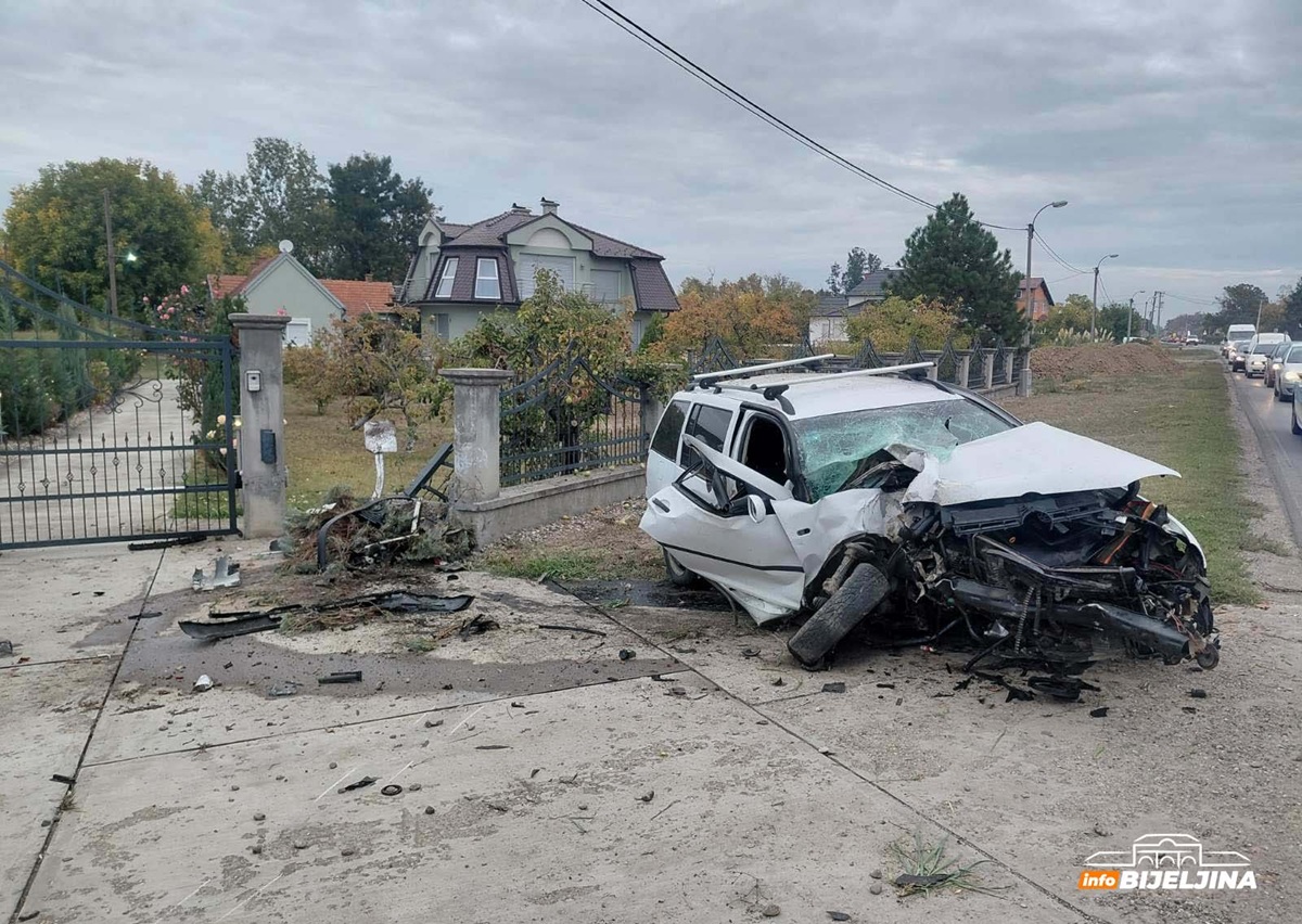 Nezgoda u Dvorovima, automobilom sletio sa puta