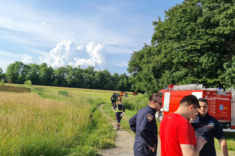 Potvrđeno: U padu aviona jedna osoba stradala, četiri povrijeđene