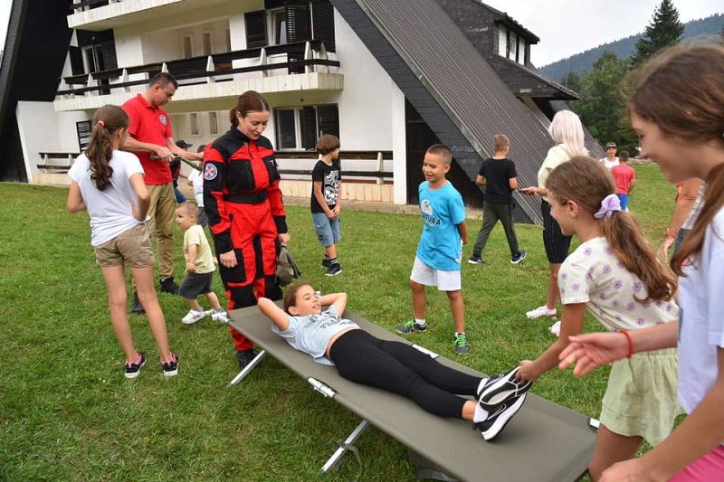 Gorska služba spasavanja – Stanica Bijeljina održala treninge za mališane na Tari (FOTO)