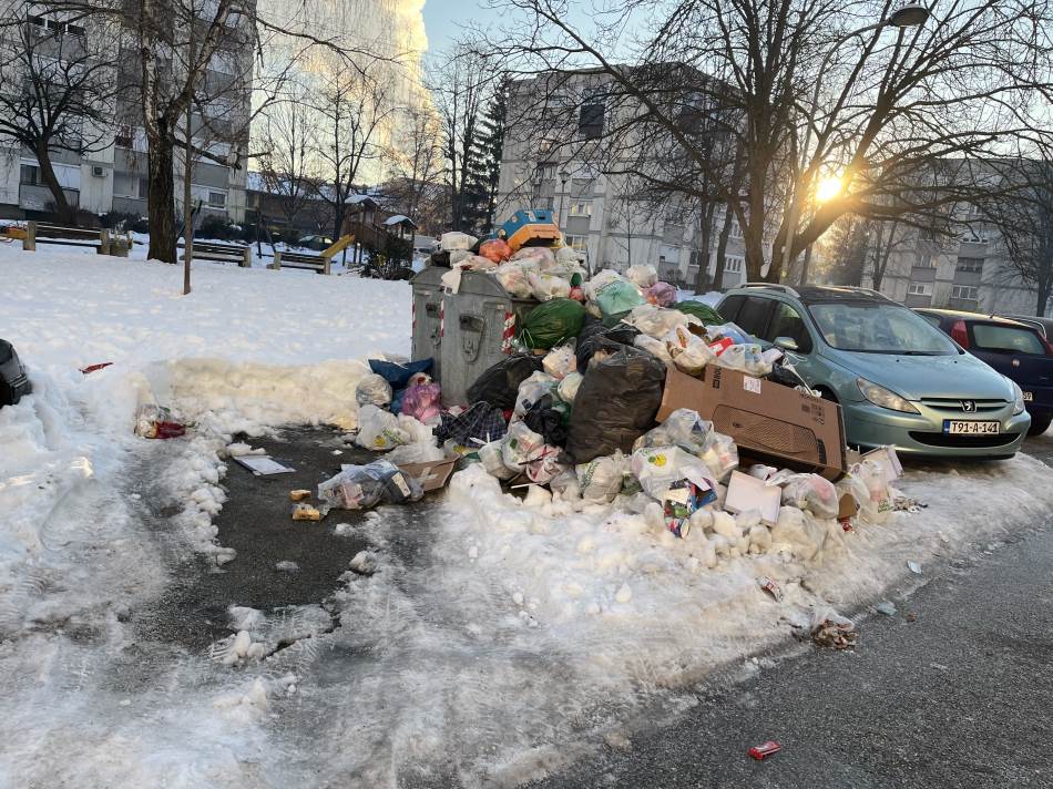 Zima u Banjaluci pokazala slabosti komunalnih službi: Borik bez odvoza smeća, stanovnici se žale