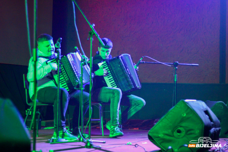 Bijeljina: Održan humanitarni koncert fondacije Delije  (FOTO/VIDEO)