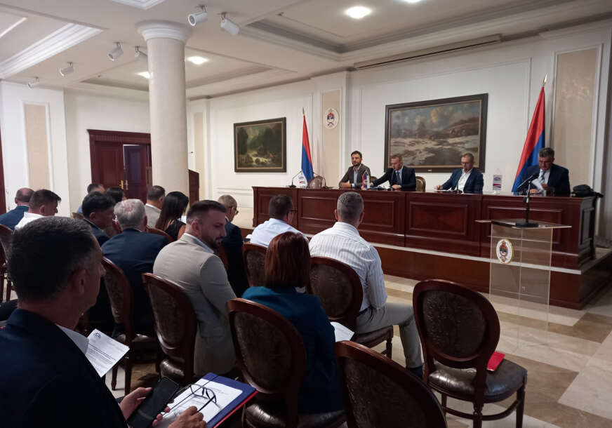 Savez opština i gradova USVOJIO DEKLARACIJU povodom presude Dodiku