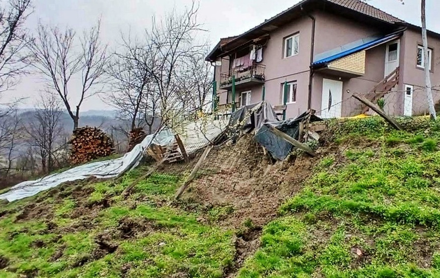 Lopare: Obilne padavine izazivaju štete (FOTO)