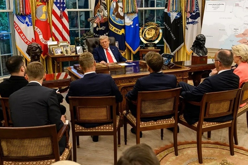 Tramp postavio kartu u Bijeloj kući i poslao jasnu poruku Zelenskom