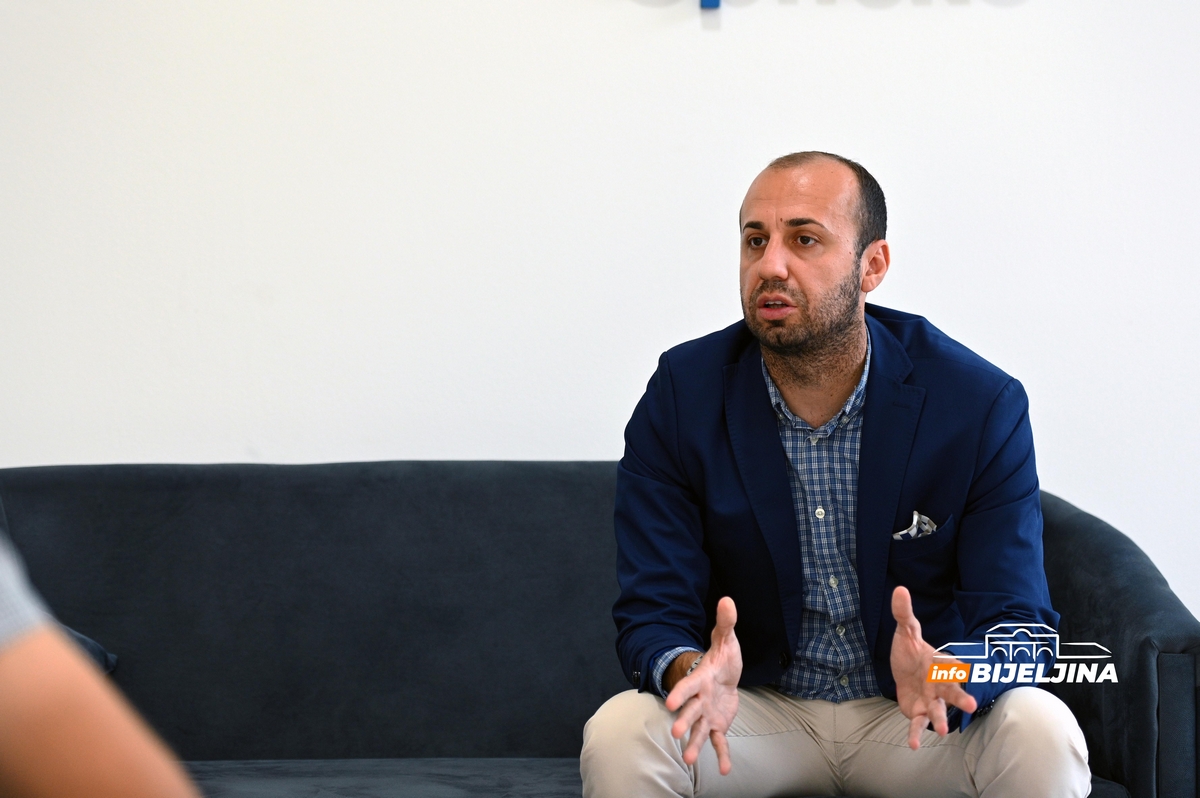 Perić: Zaslužuju li građani Bijeljine zimsku čaroliju? (FOTO)