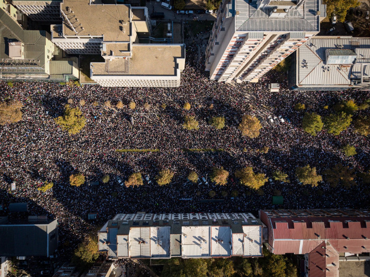Arhiv javnih skupova: 110.000 ljudi na skupu u Novom Sadu