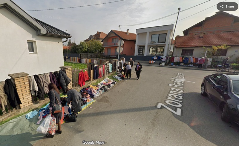 Šta je Google vozilo snimilo u Bijeljini: Stolica čuva parking, a djeci je sve bilo jasno (FOTO)