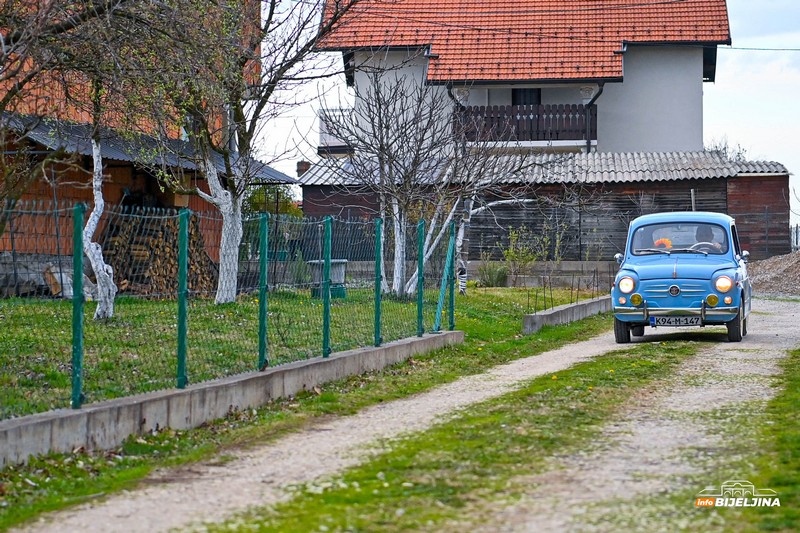 Bijeljinac ima osam “fića”: Stalno ga pitaju za cijenu, a on planira kupiti još (FOTO, VIDEO)