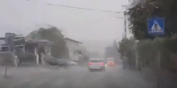 NEVRIJEME U ZAGREBU Pljusak sa grmljavinom protutnjao Hrvatskom (VIDEO)